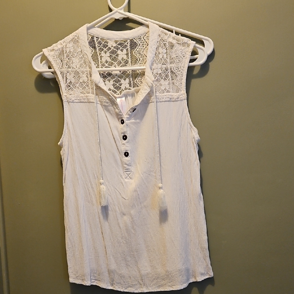 No Boundaries White Lace Yoke Sleeveless Top Jrs M